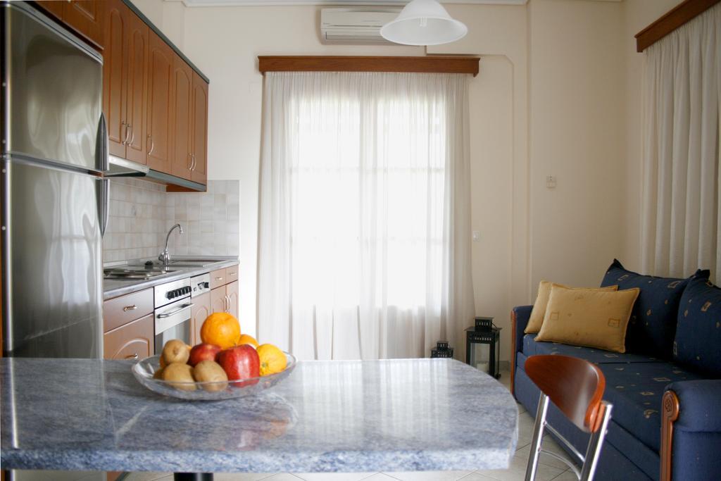 Zouzoulas Filoxenia - Koralia Apartments ミリナ 部屋 写真