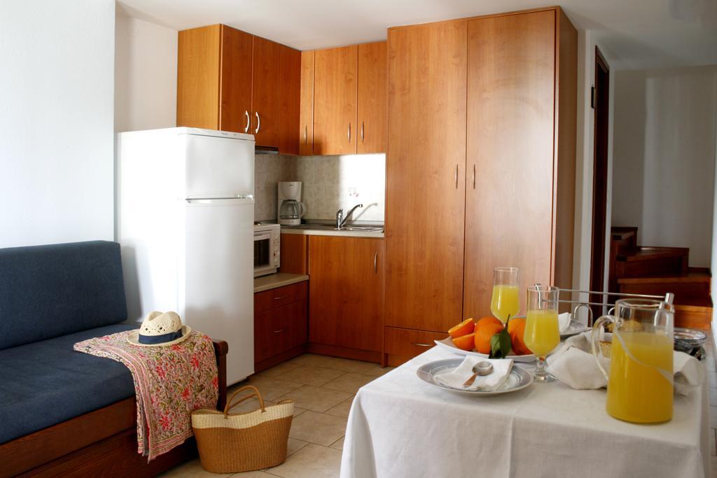 Zouzoulas Filoxenia - Koralia Apartments ミリナ 部屋 写真